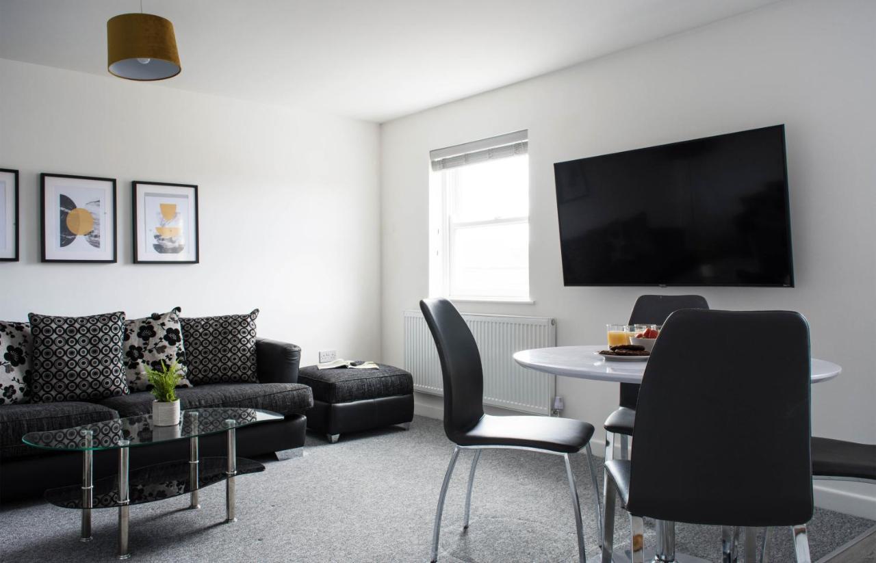 2 Bedroom Apartment Leamington Spa Hosted By Golden Key Lillington  Екстериор снимка